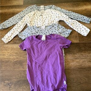Bonds 2 Short-Sleeve and 2 Long Sleeve Bodysuits 18-24 Month